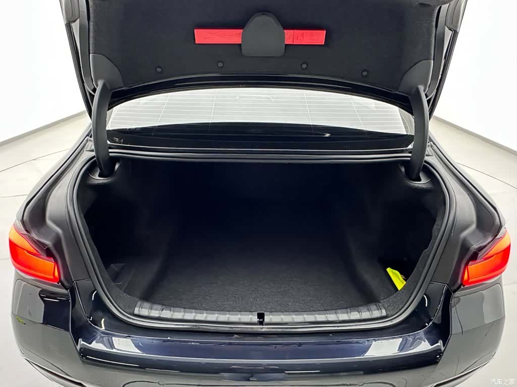 BMW 5 Series, 2022 25