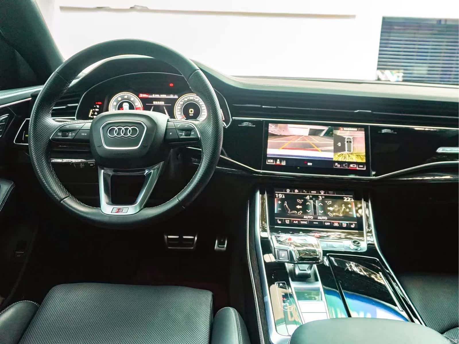 Audi Q8, 2021 17
