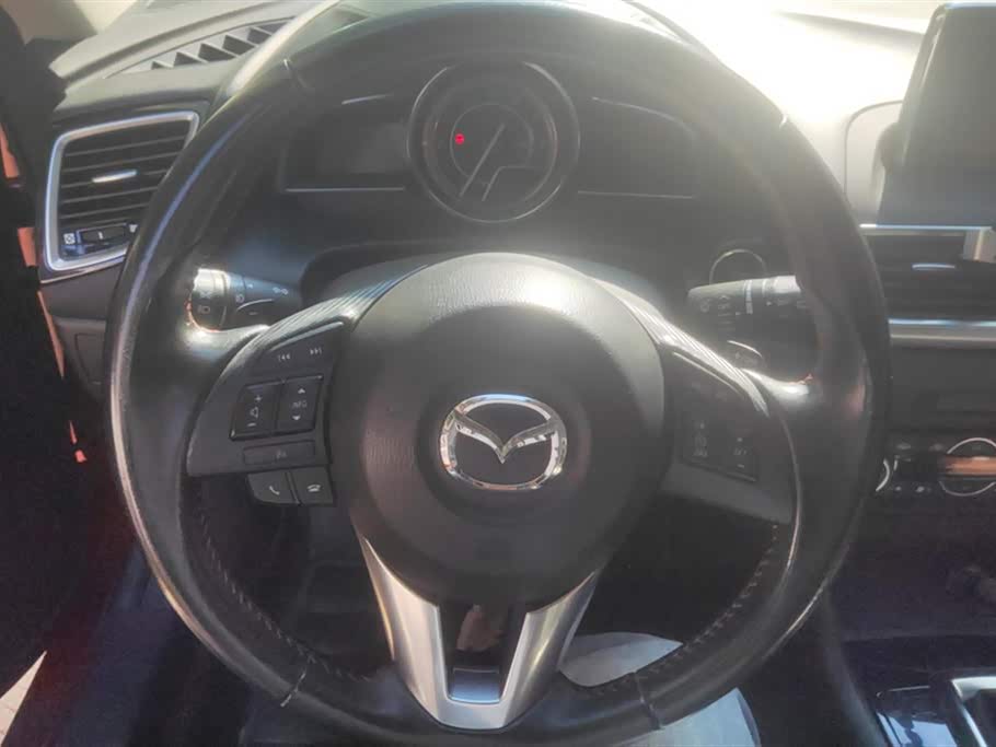 Mazda 3 Angkesaila