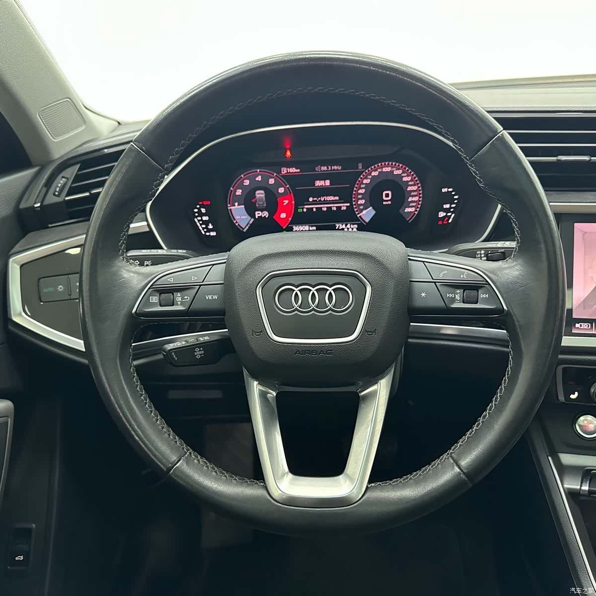Audi Q3, 2022 11