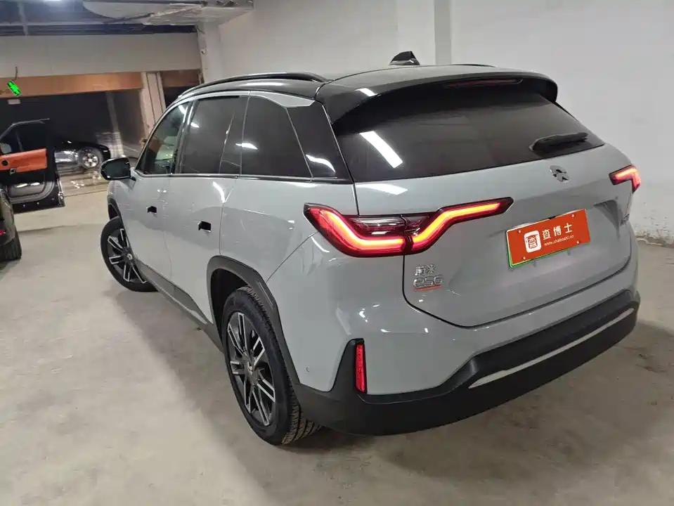 NIO ES6