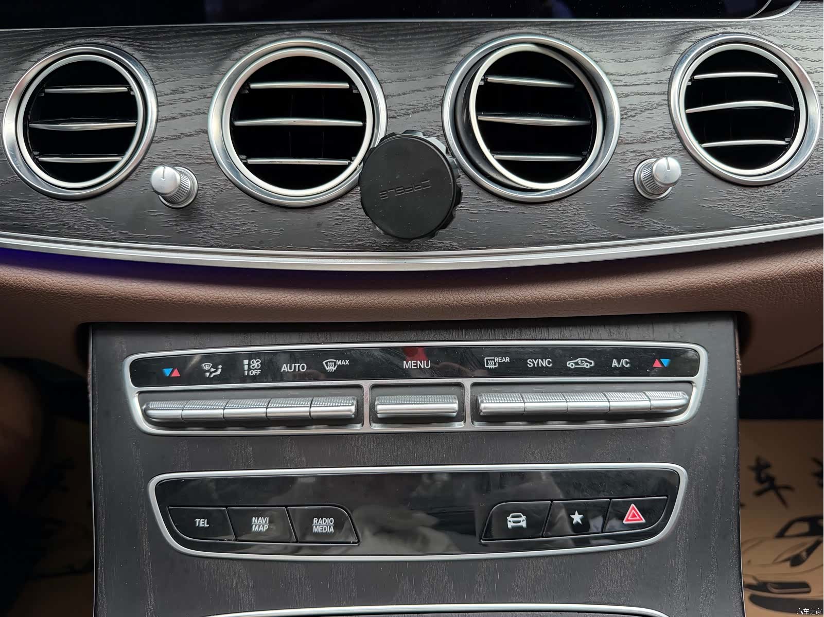 Mercedes-Benz E-Class, 2022 21