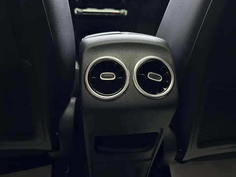 Mercedes-Benz GLB Mercedes-Benz GLB