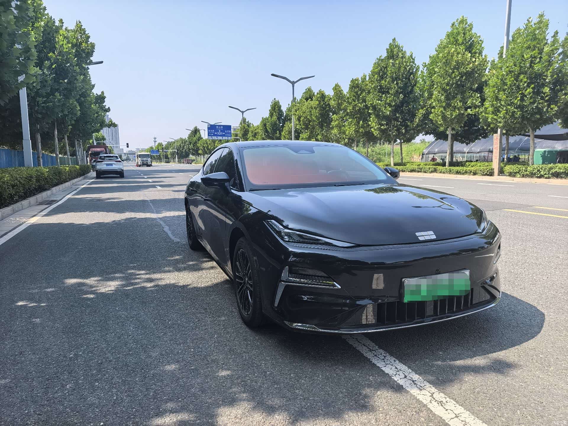 Geely 8, 2025 3