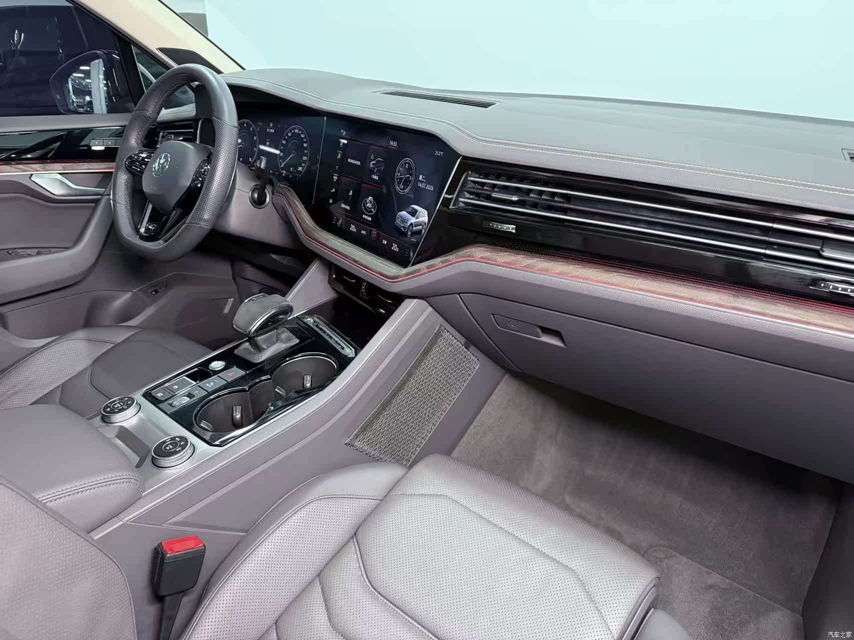 Volkswagen Touareg, 2021 10