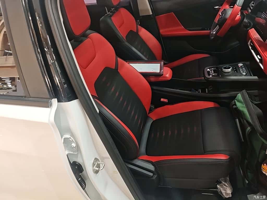 BYD E2, 2021 25