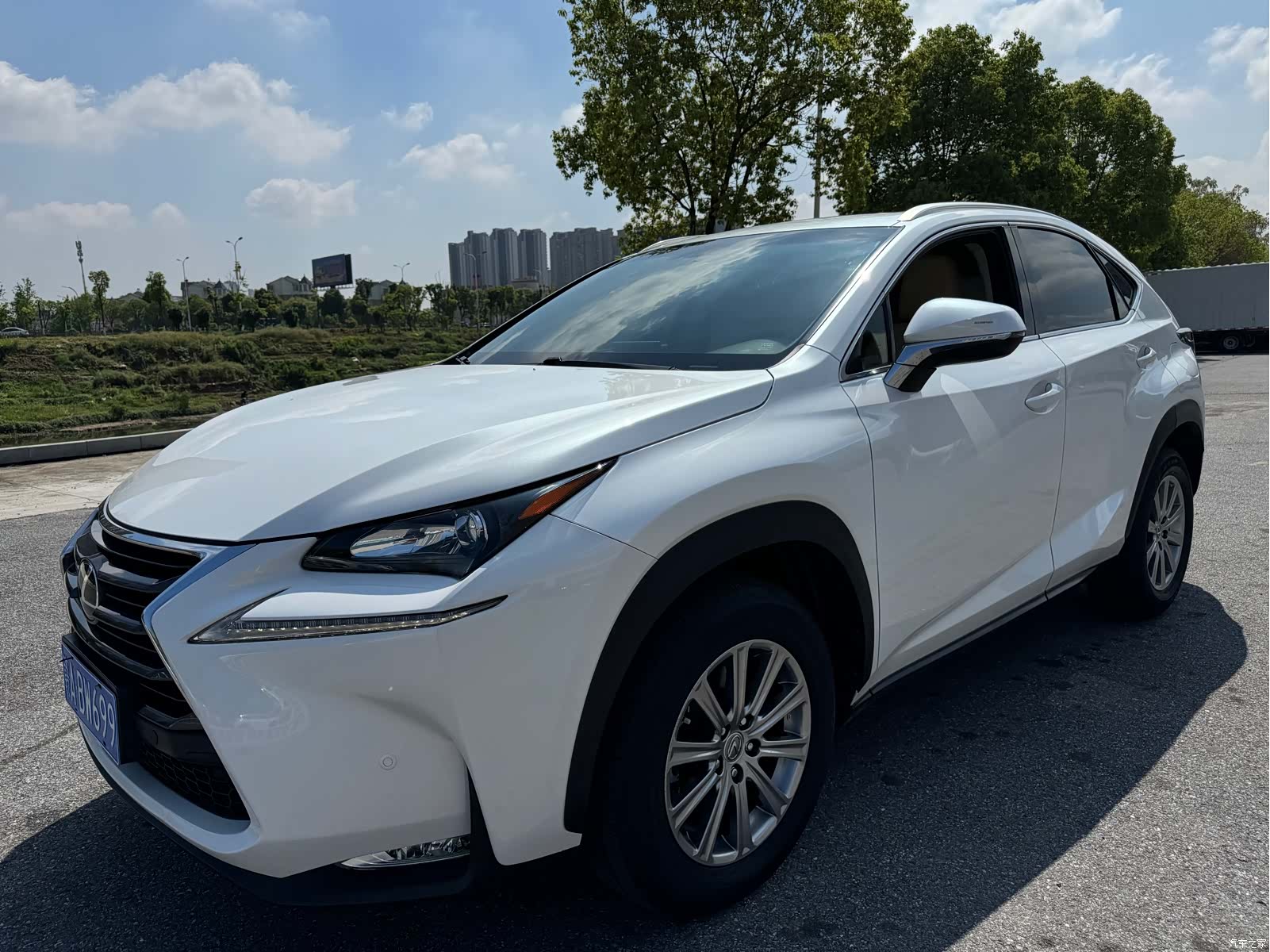 Lexus NX, 2016 1