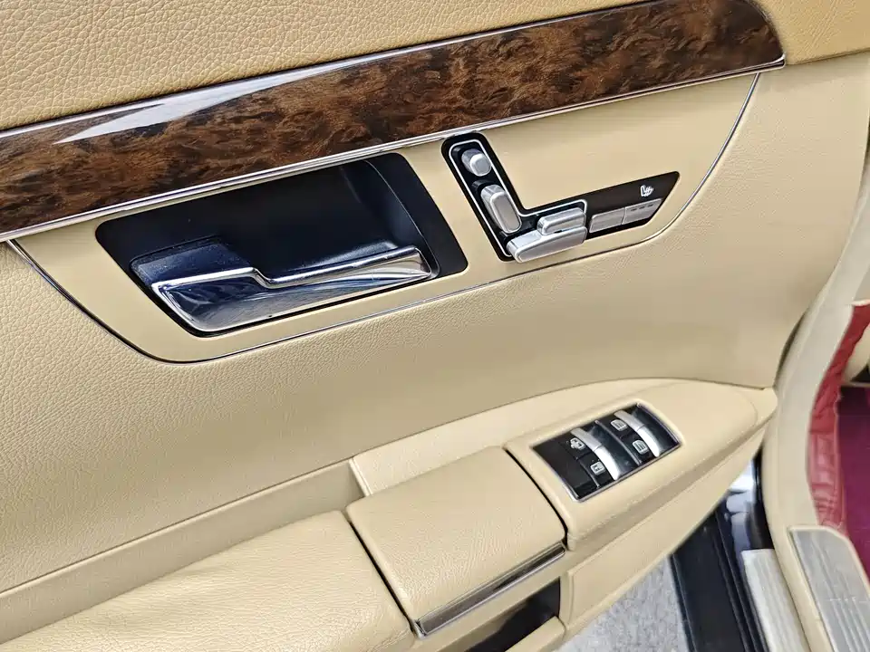 Mercedes-Benz S-class Mercedes-Benz S-class