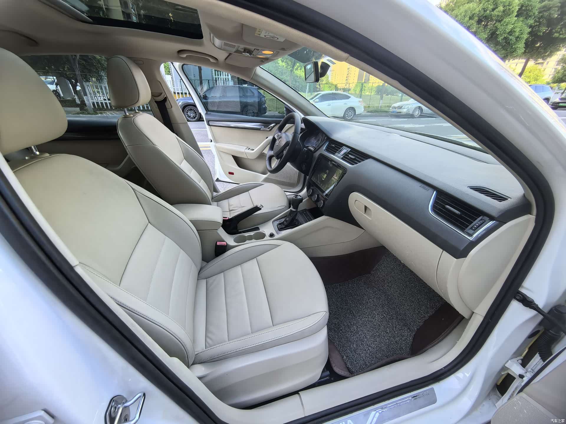 Skoda Octavia, 2015 9