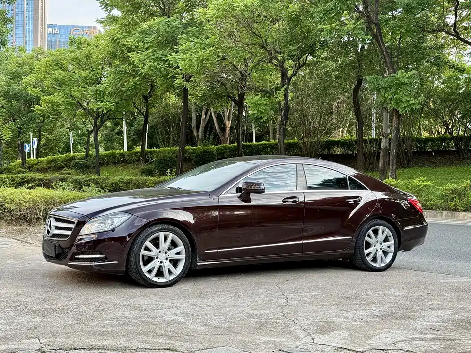Mercedes-Benz CLS Mercedes-Benz CLS