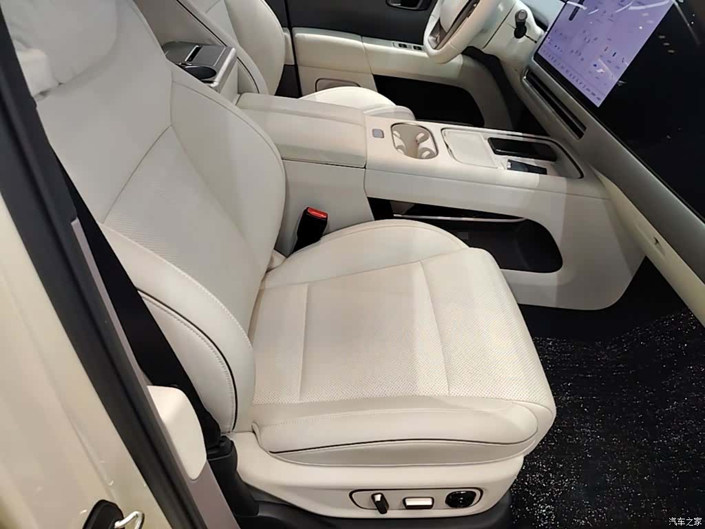 Li Auto i6, 2025 25