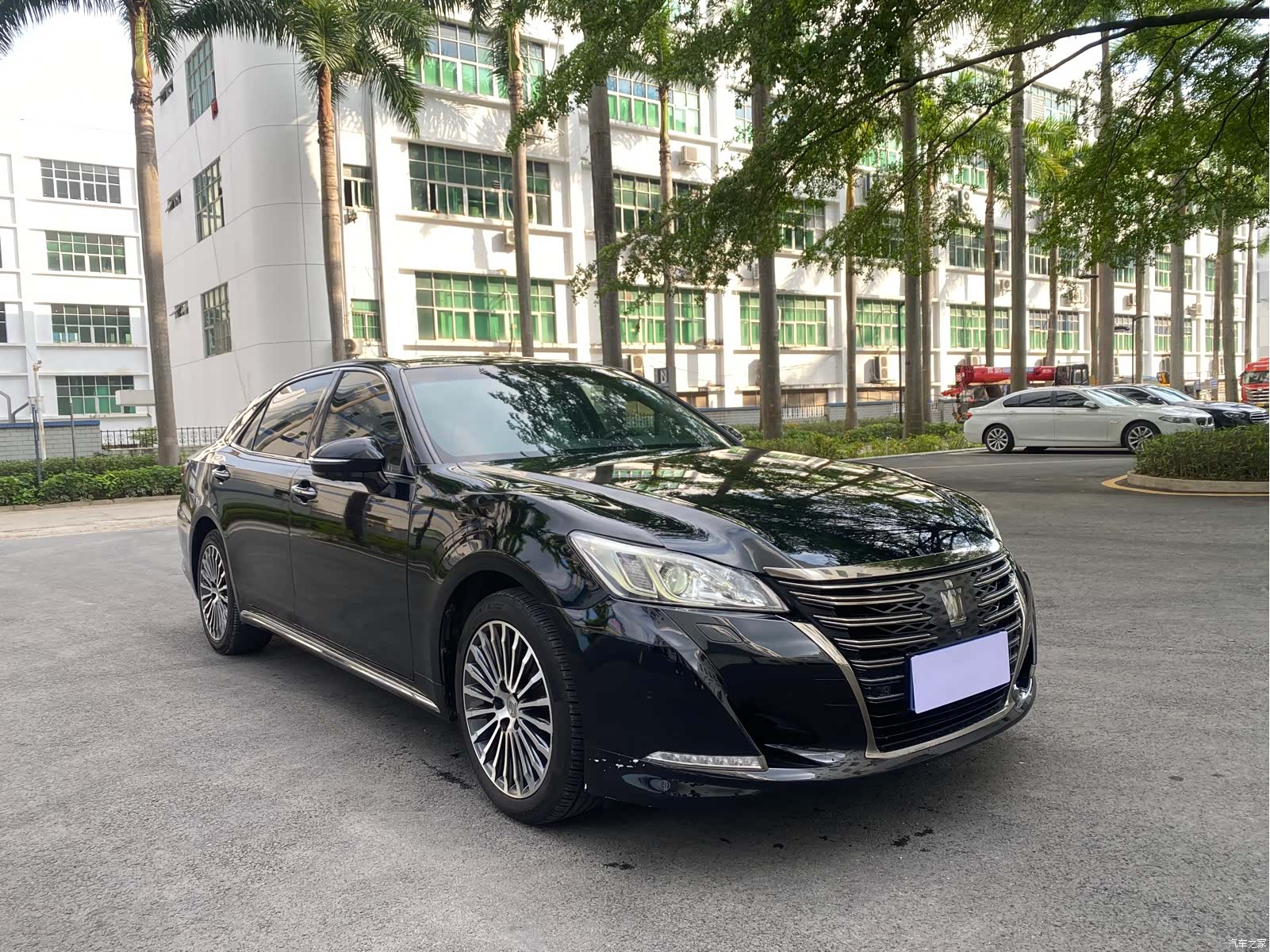 Toyota Crown, 2018 3