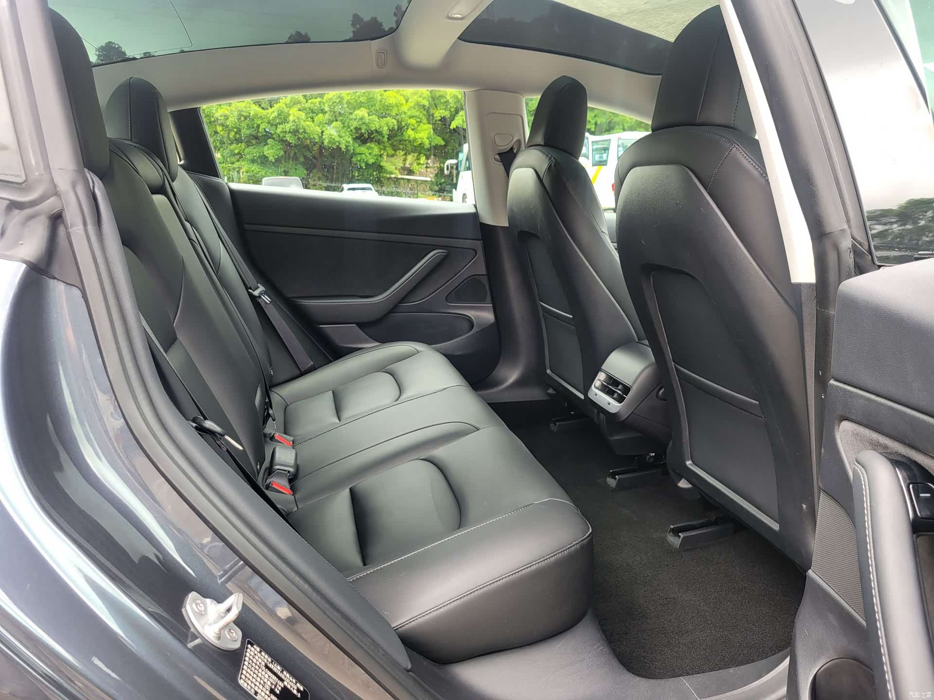 Tesla Model 3, 2020 12