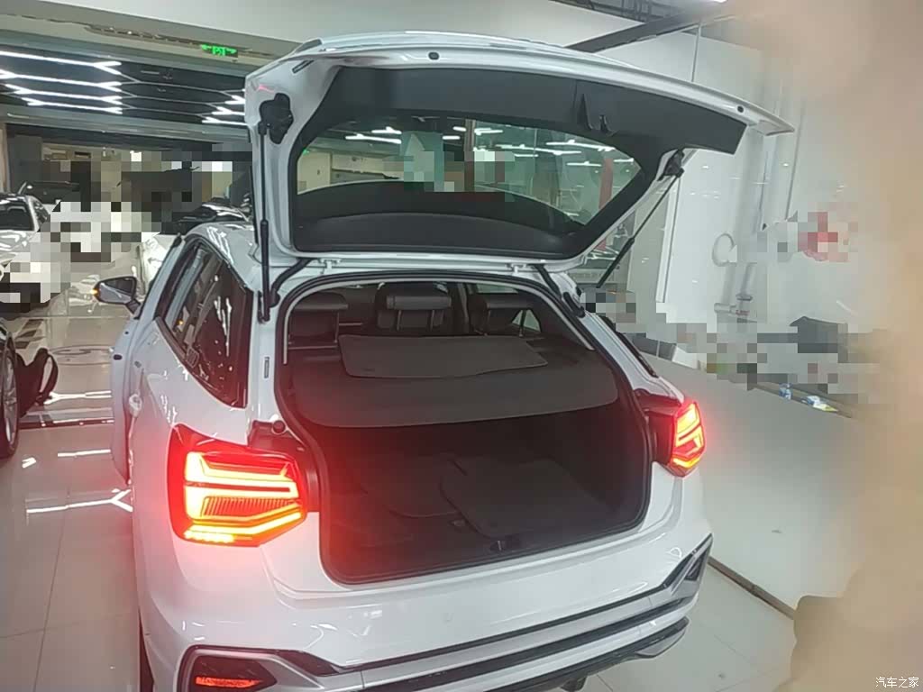 Audi Q2L, 2023 19