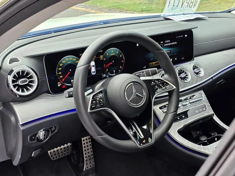 Mercedes-Benz CLS Mercedes-Benz CLS