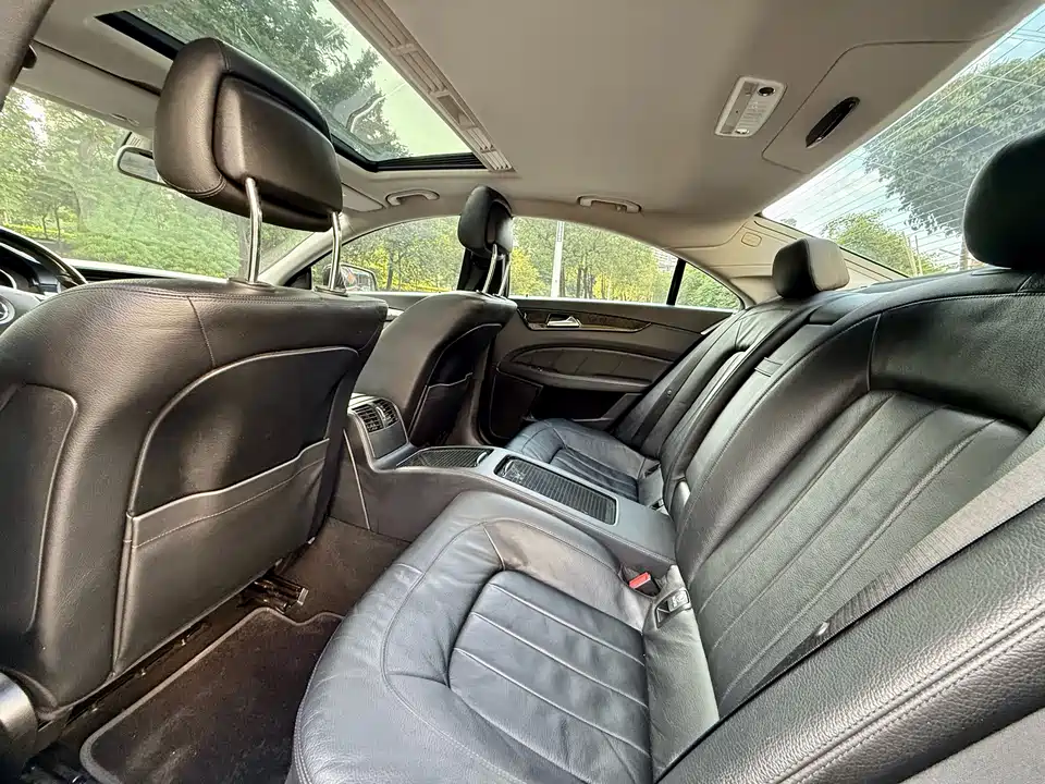 Mercedes-Benz CLS Mercedes-Benz CLS