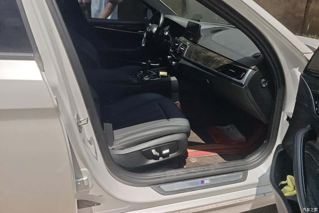 BMW 5 Series, 2018 8