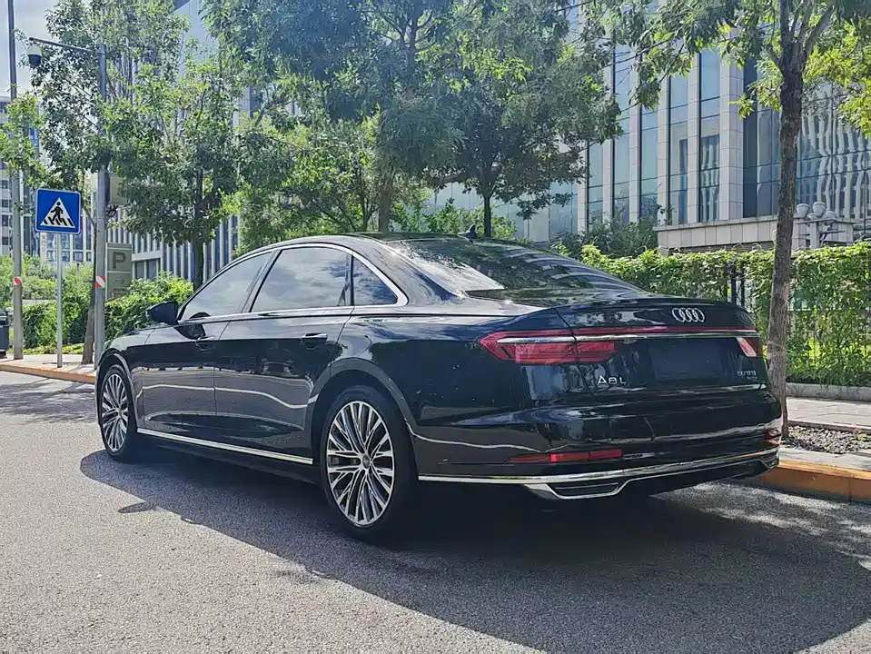 Audi A8