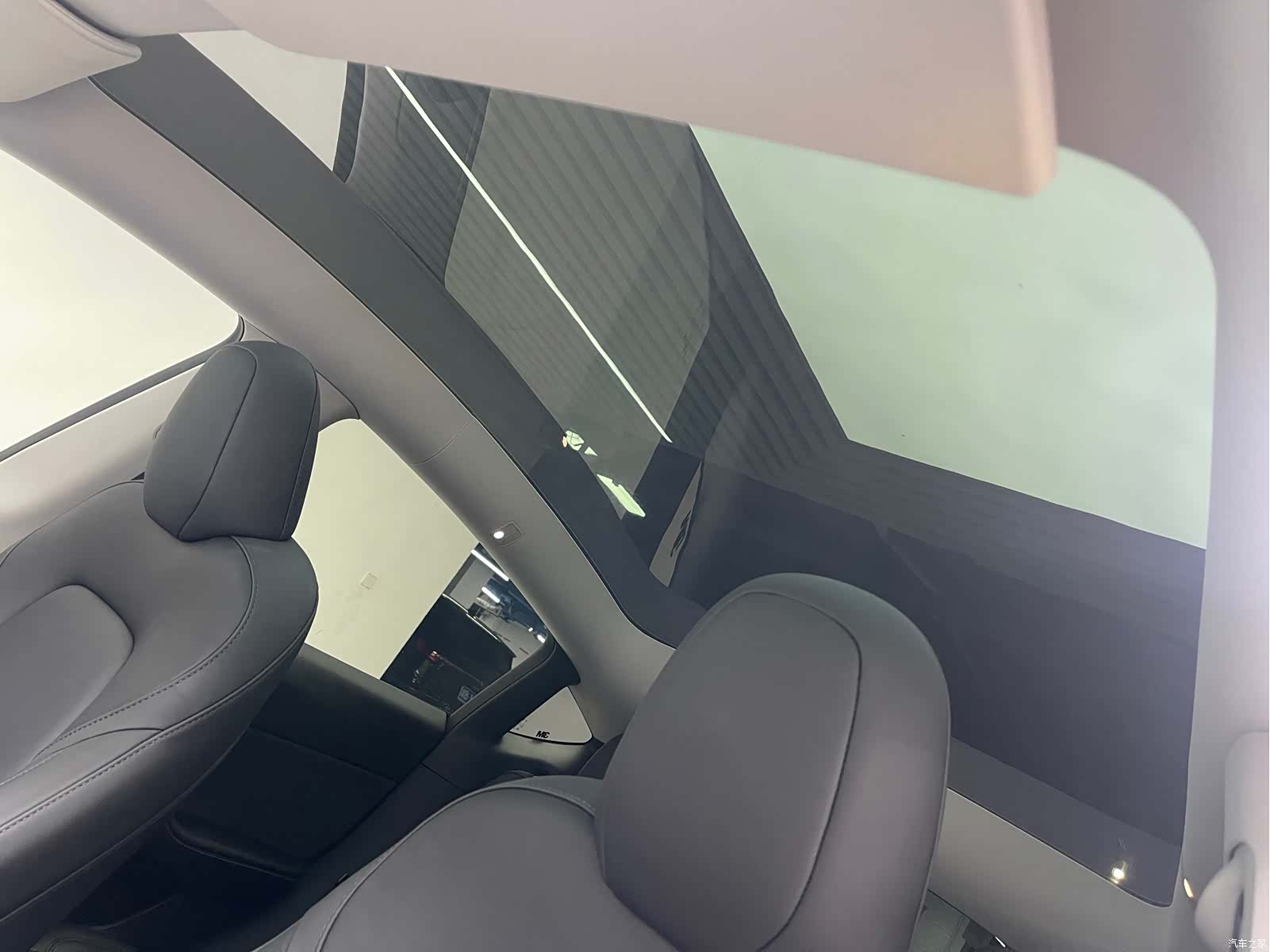 Tesla Model Y, 2023 14