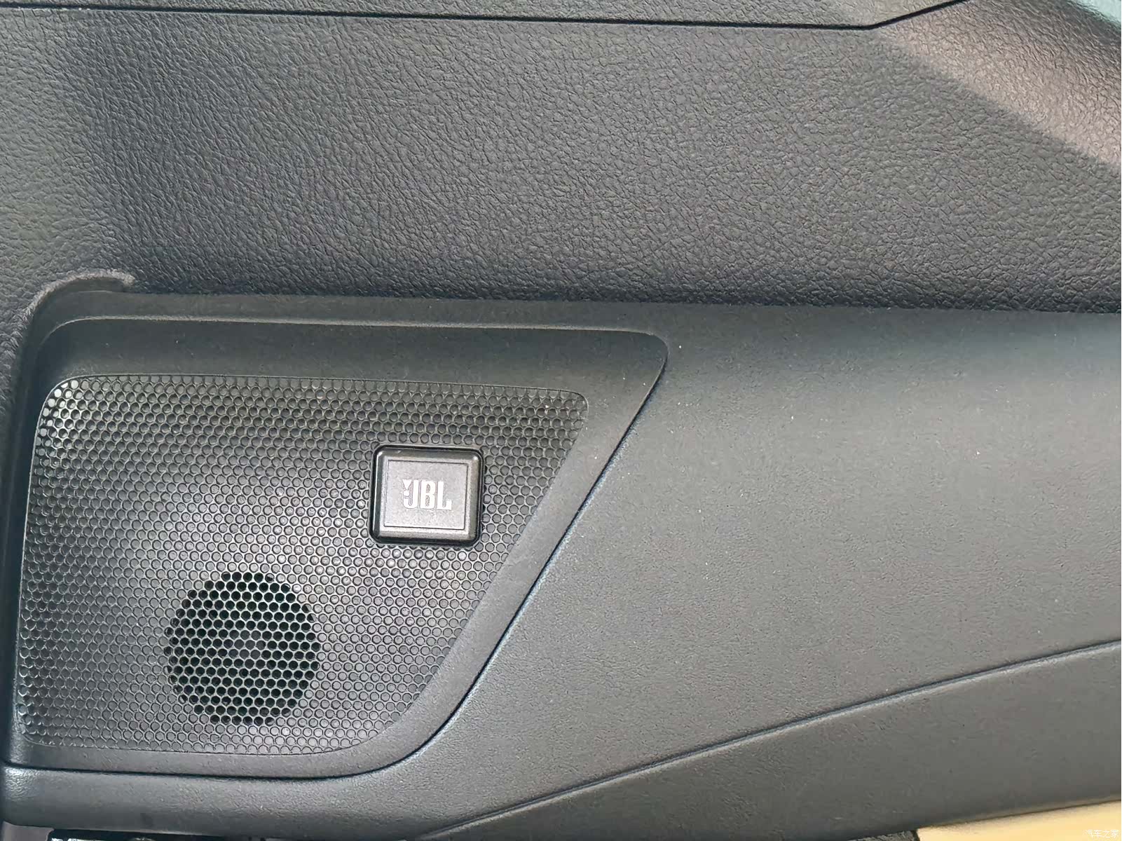 Toyota Alphard, 2015 16