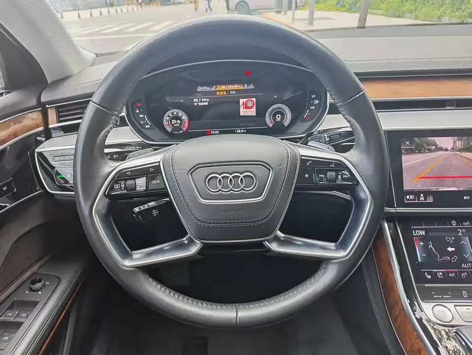 Audi A8