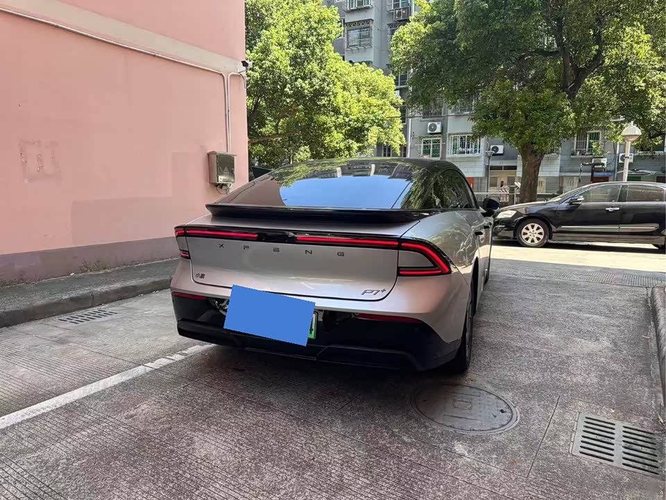 XPENG P7+