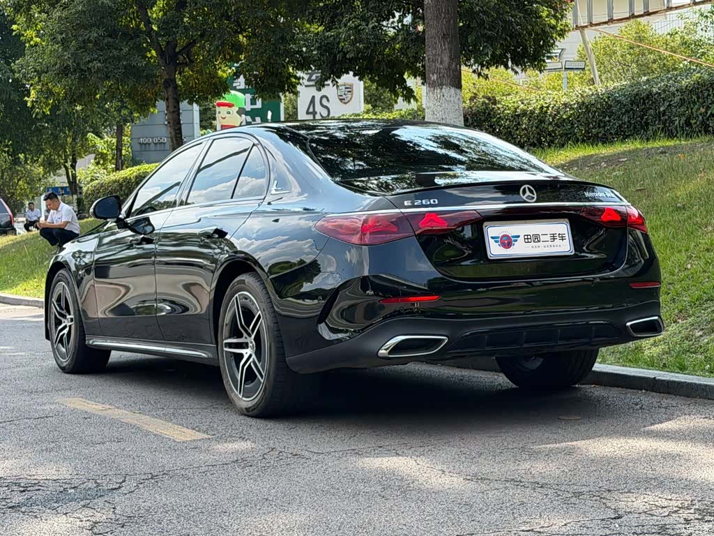Mercedes-Benz E-Class, 2025 4
