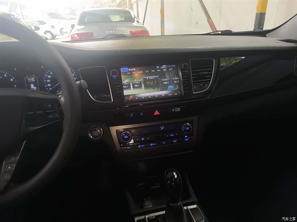 Hyundai GLS, 2014 13