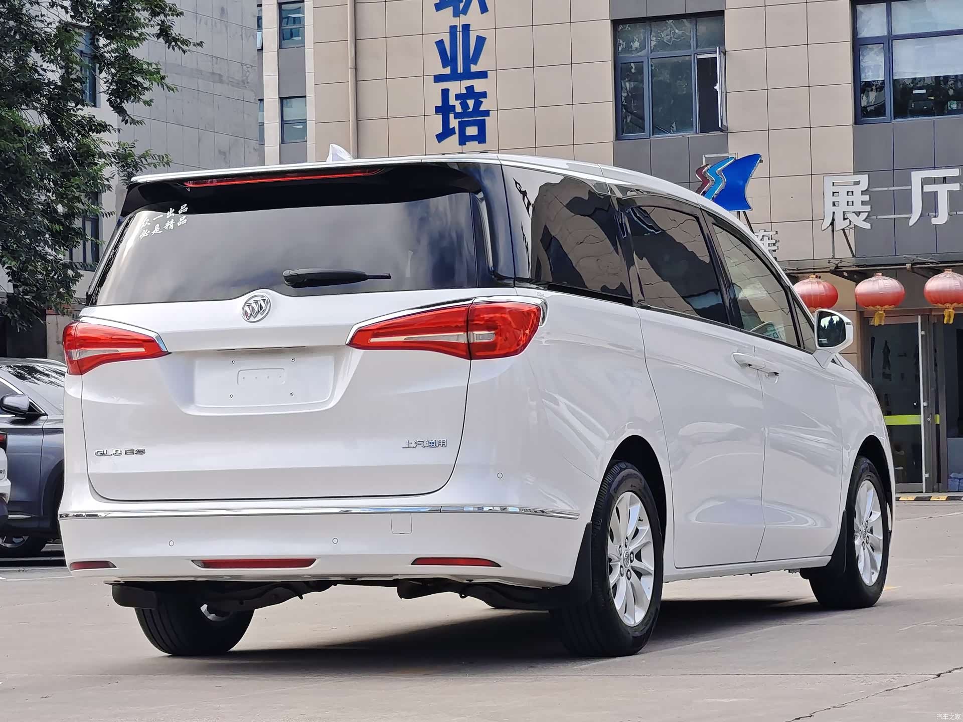 Buick GL8, 2018 7