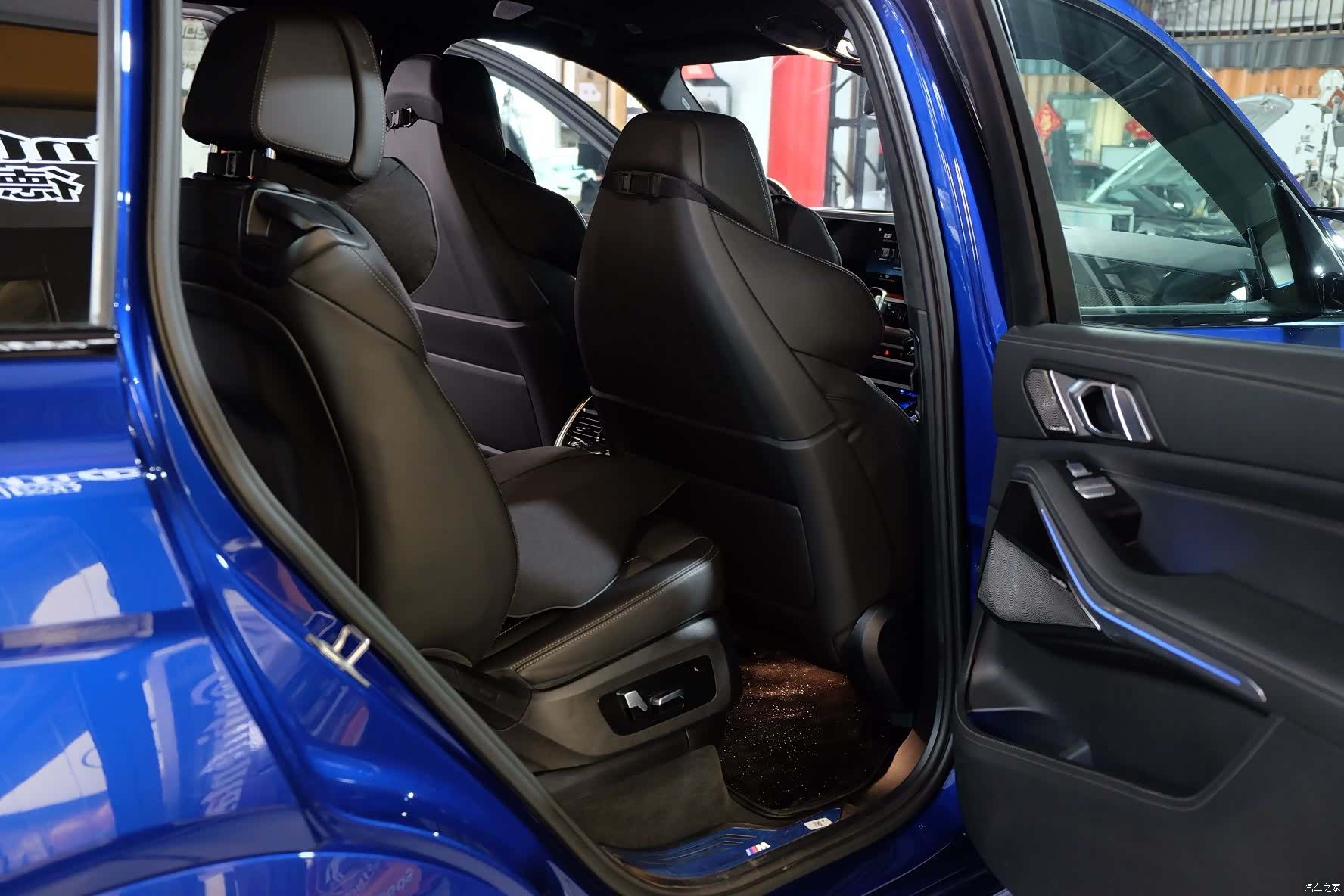 BMW X7, 2025 12