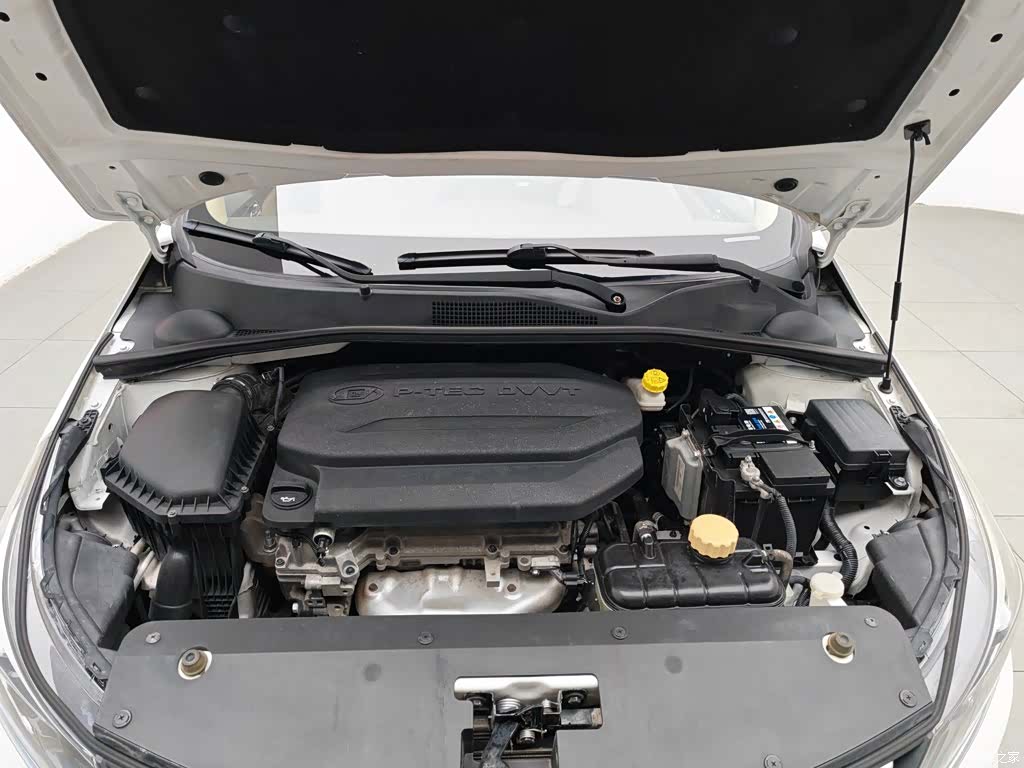 Wuling 310W, 2019 6