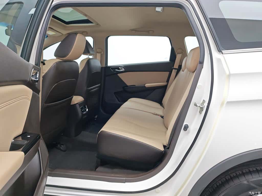 Wuling 310W, 2019 15