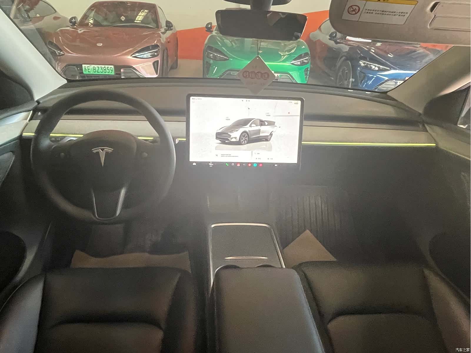 Tesla Model Y, 2024 все фото