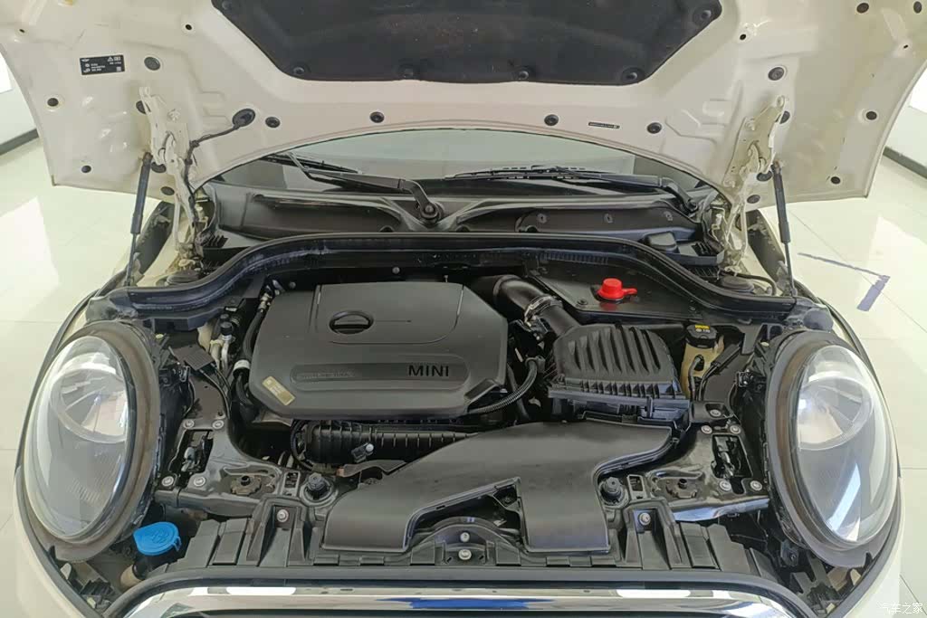 Mini ONE, 2019 10