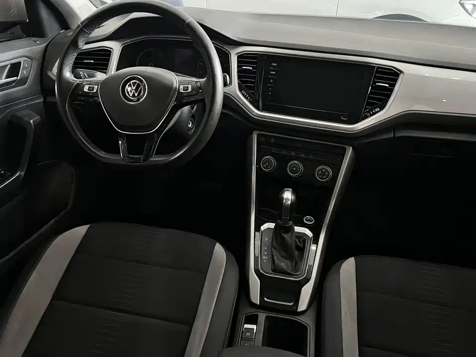 Volkswagen T-ROC exploring Songs