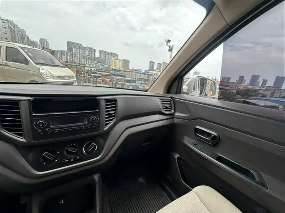 Wuling Wuling Hongguang V