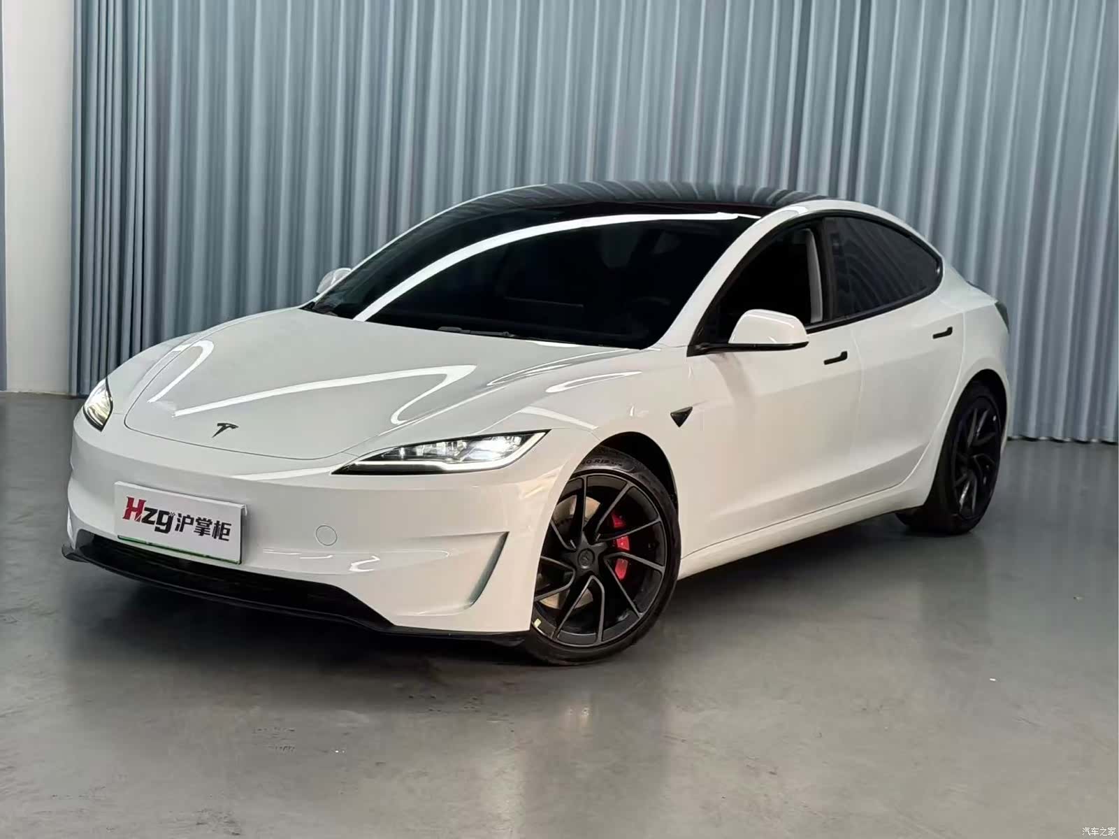 Tesla Model 3, 2025 1