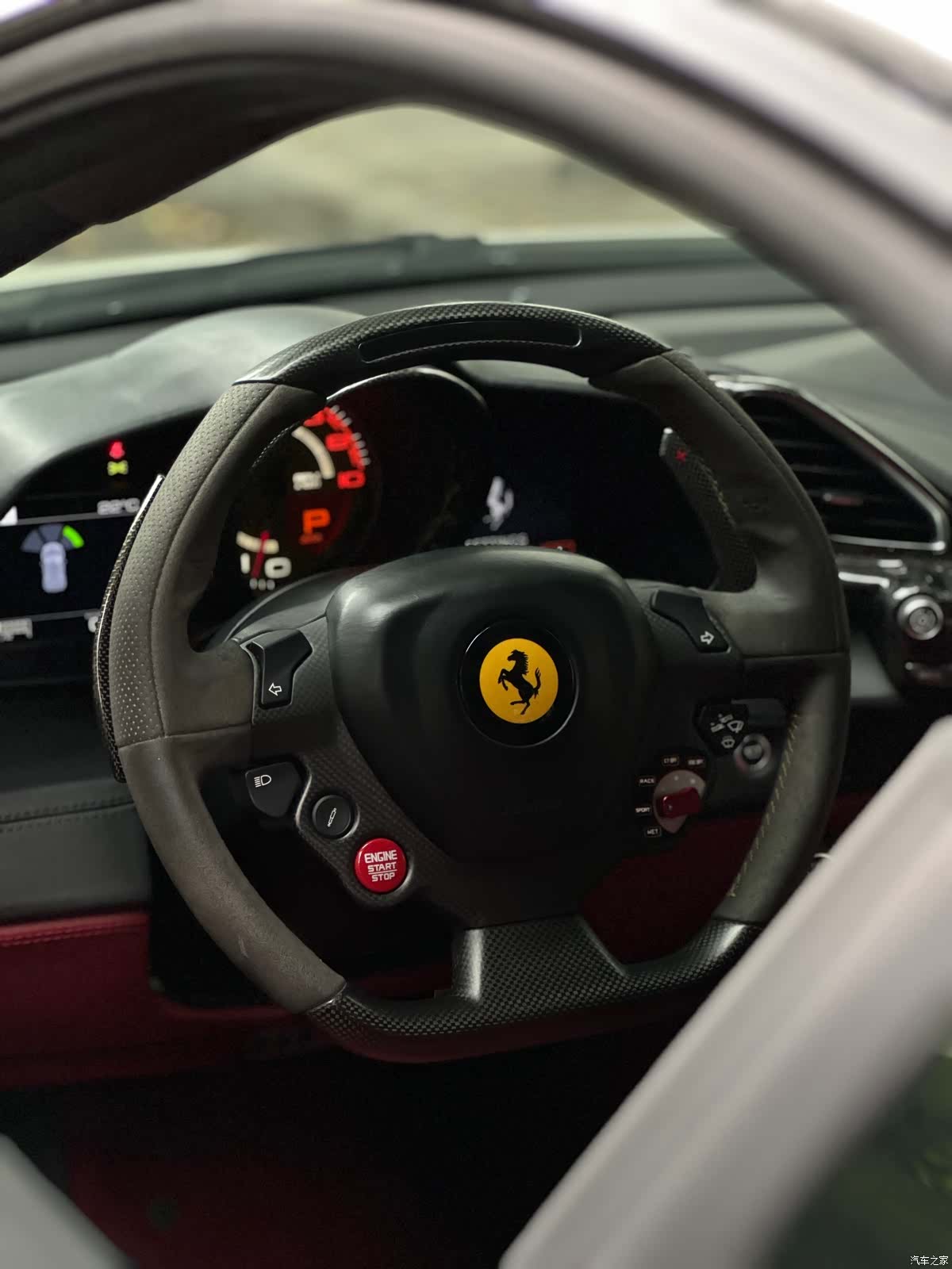 Ferrari 488, 2016 11