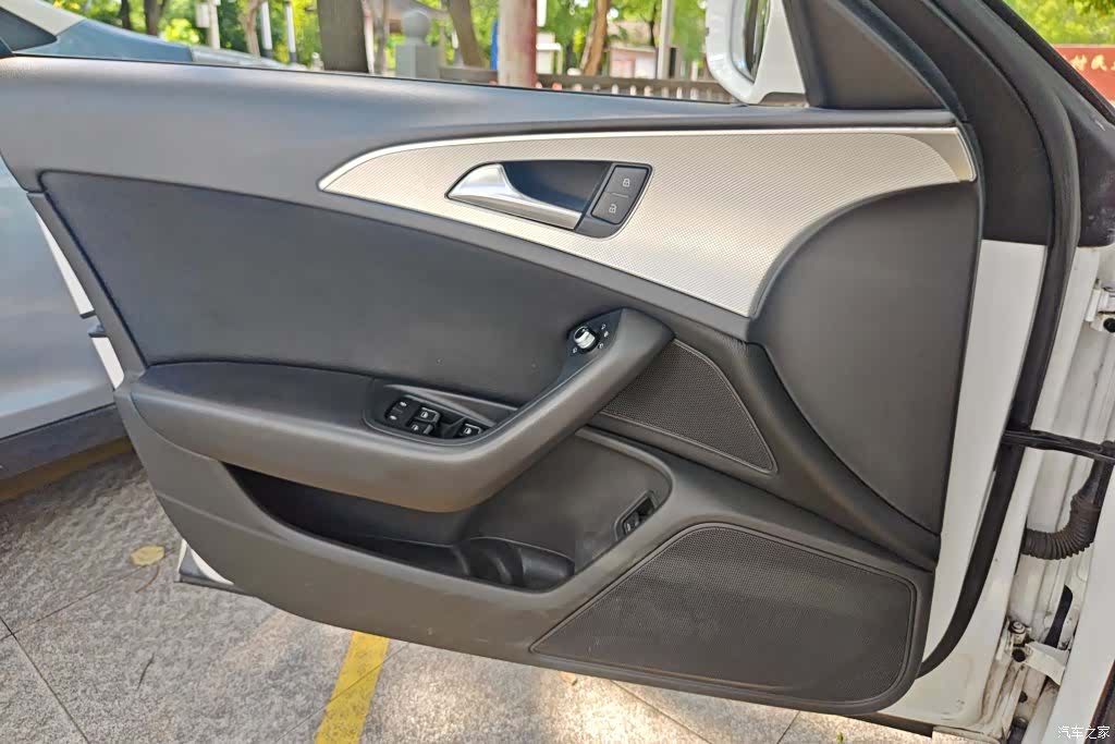 Audi A6L, 2015 7