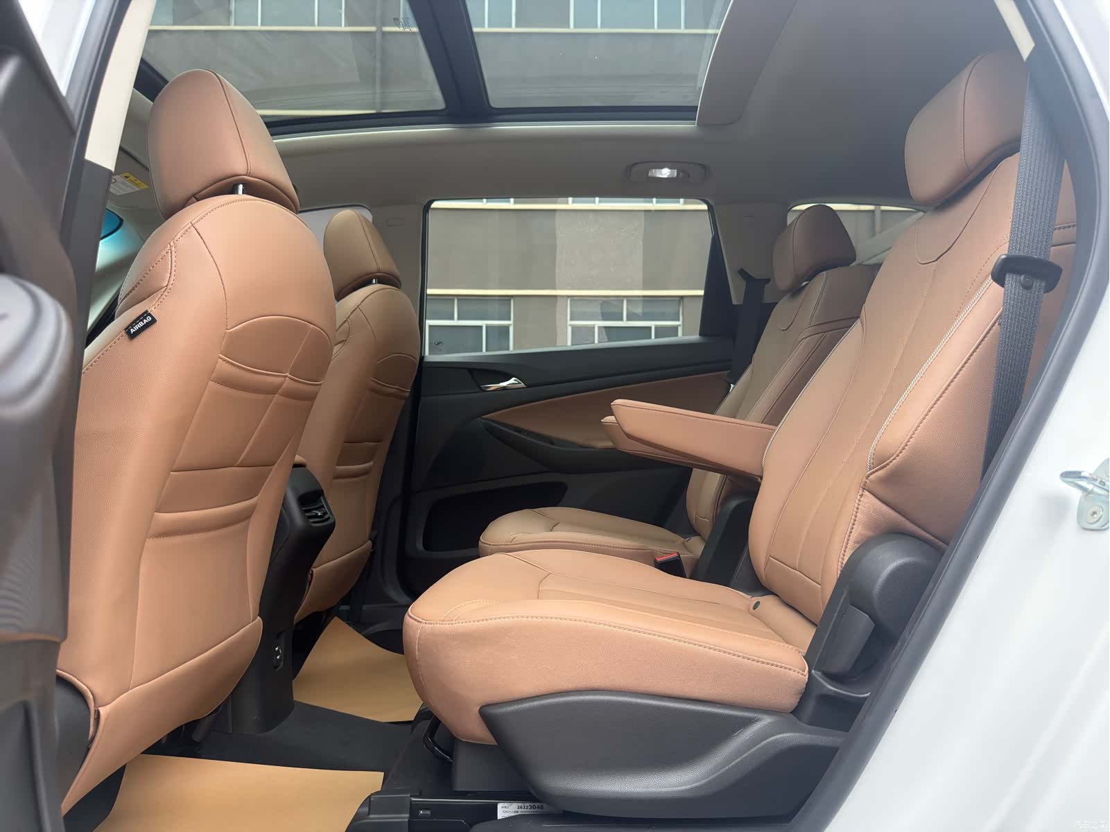 Buick GL6, 2022 13