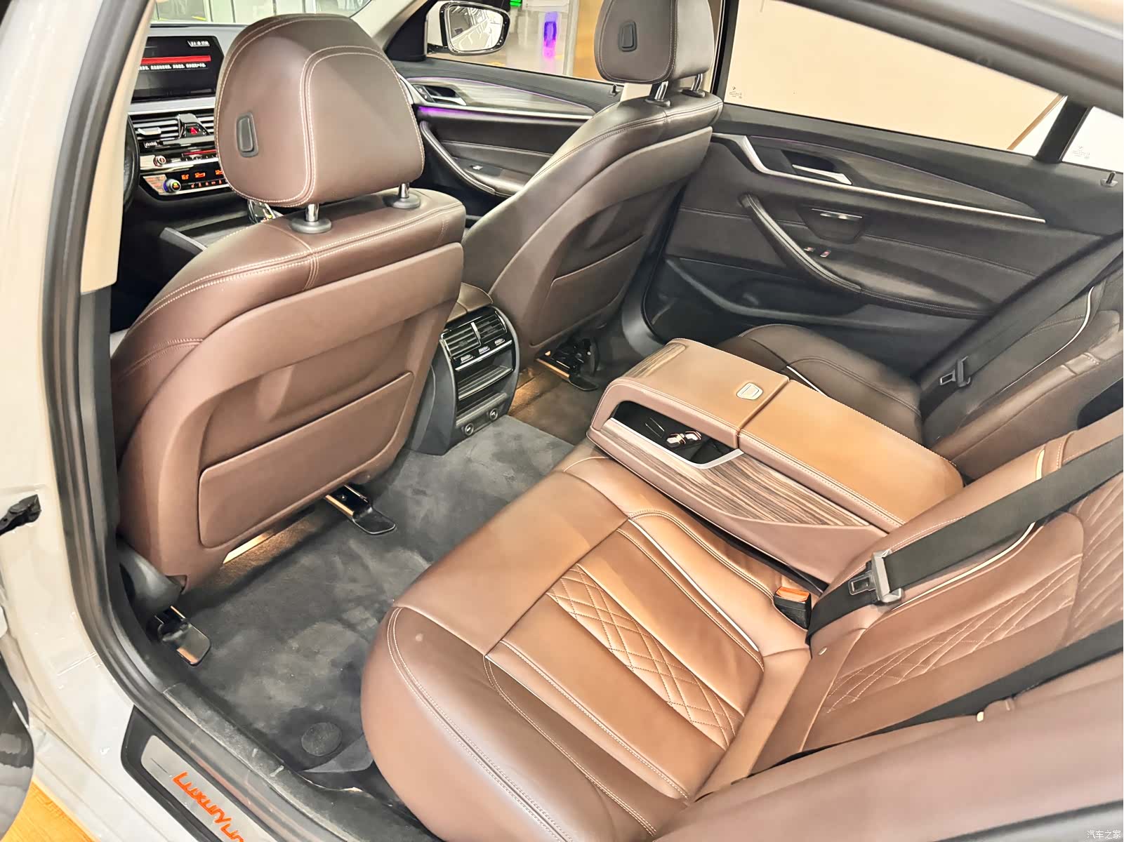 BMW 5 Series, 2018 11