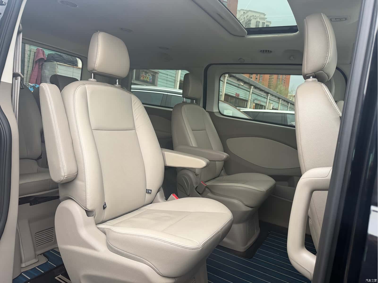 Ford Tourneo, 2018 7