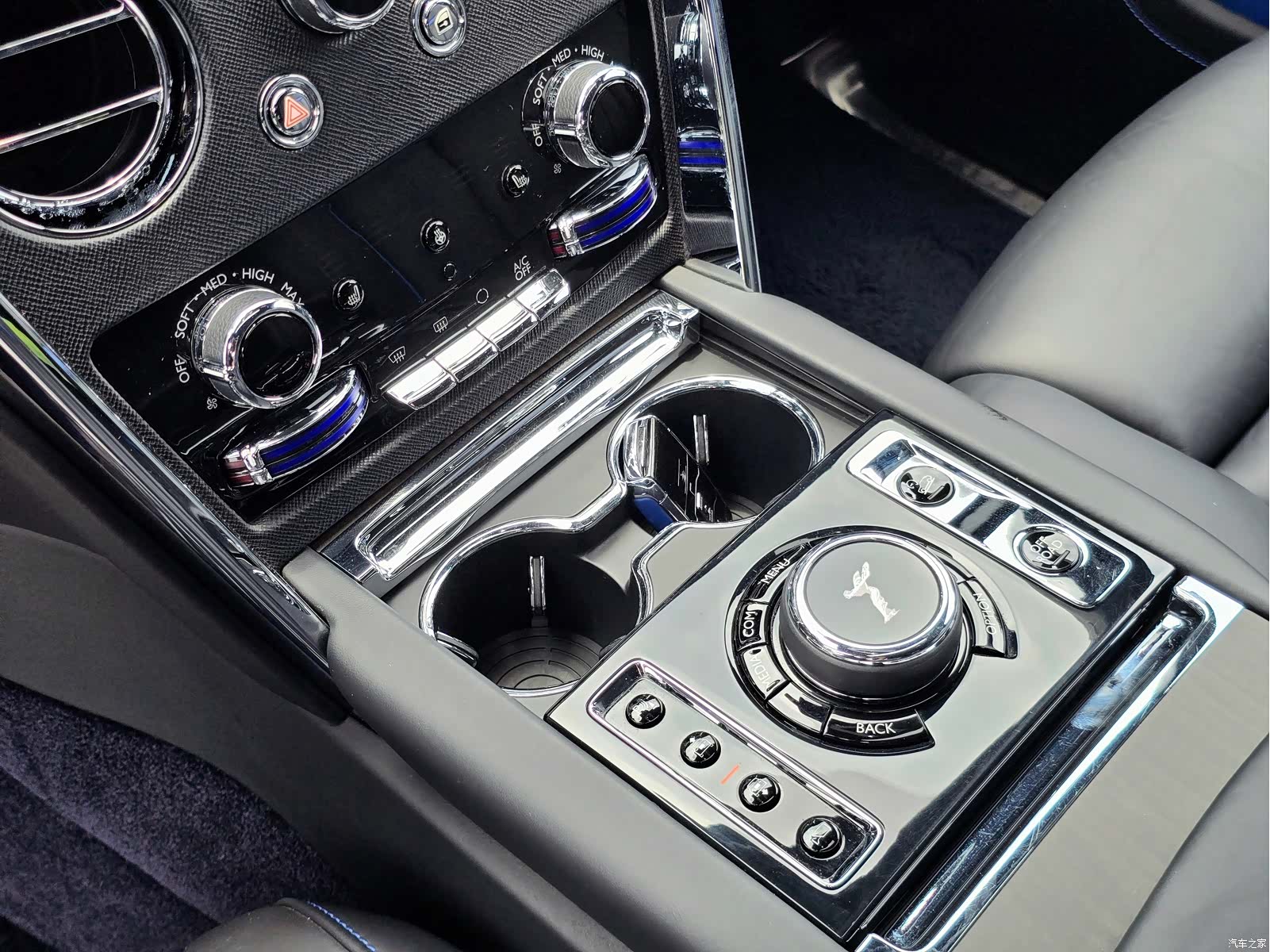 Rolls-Royce Cullinan, 2021 7