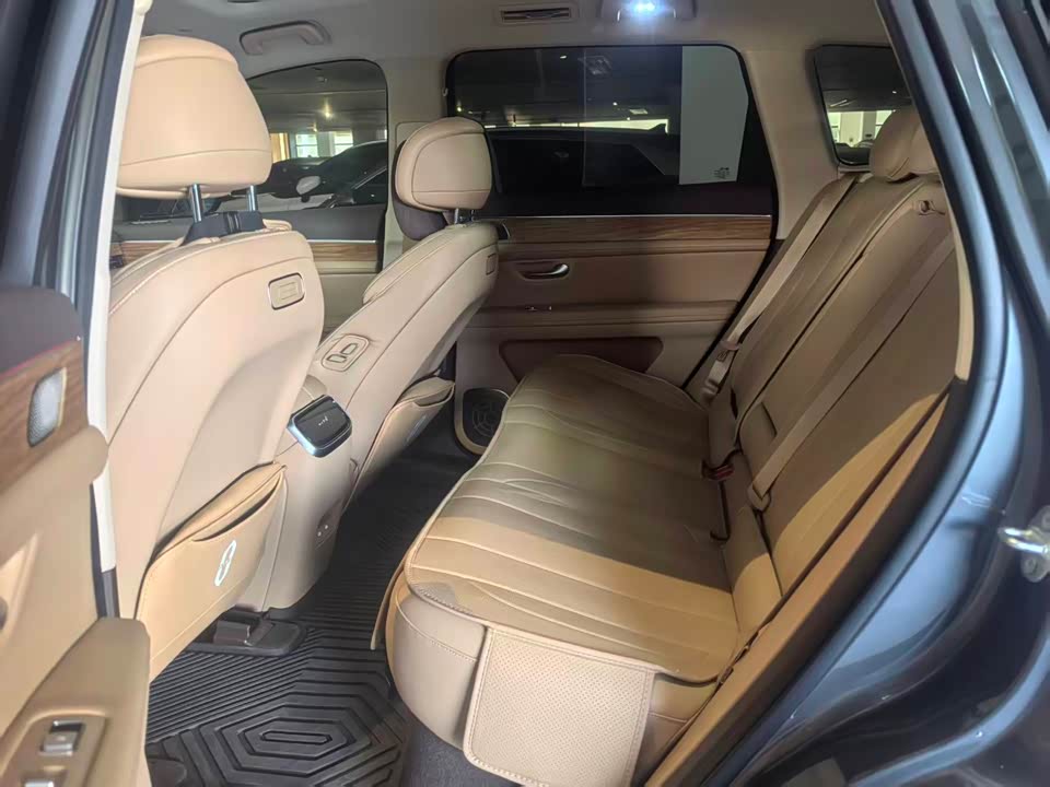 AITO Ask the world M7