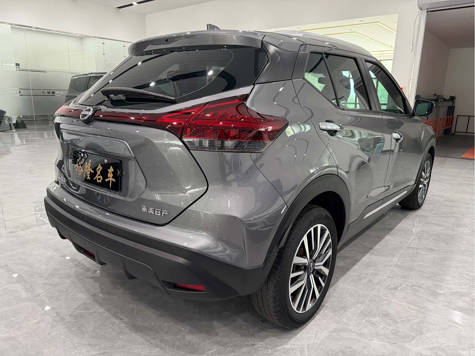 Nissan Kicks, 2023 все фото