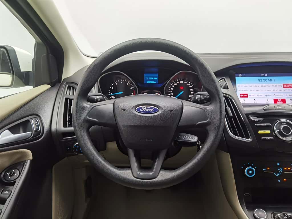Ford Focus, 2016 11