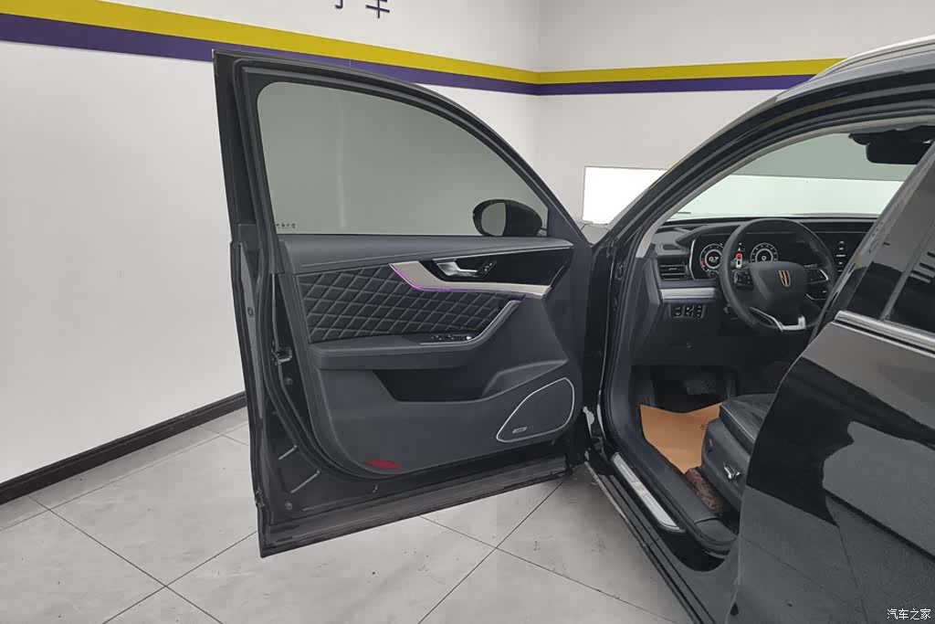 Hongqi HS5, 2020 7