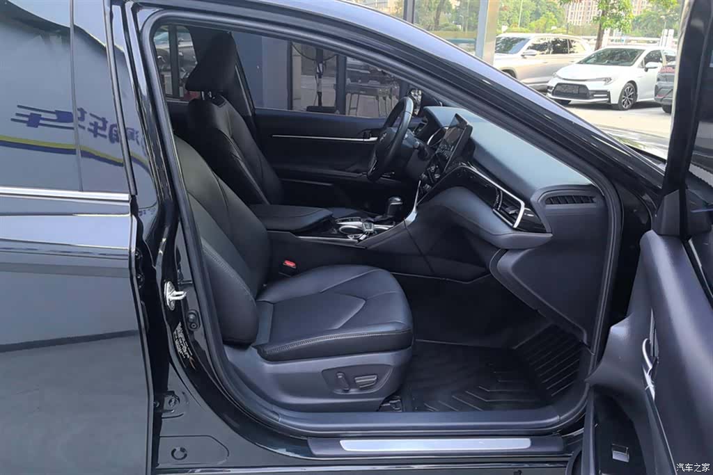 Toyota Camry, 2022 8