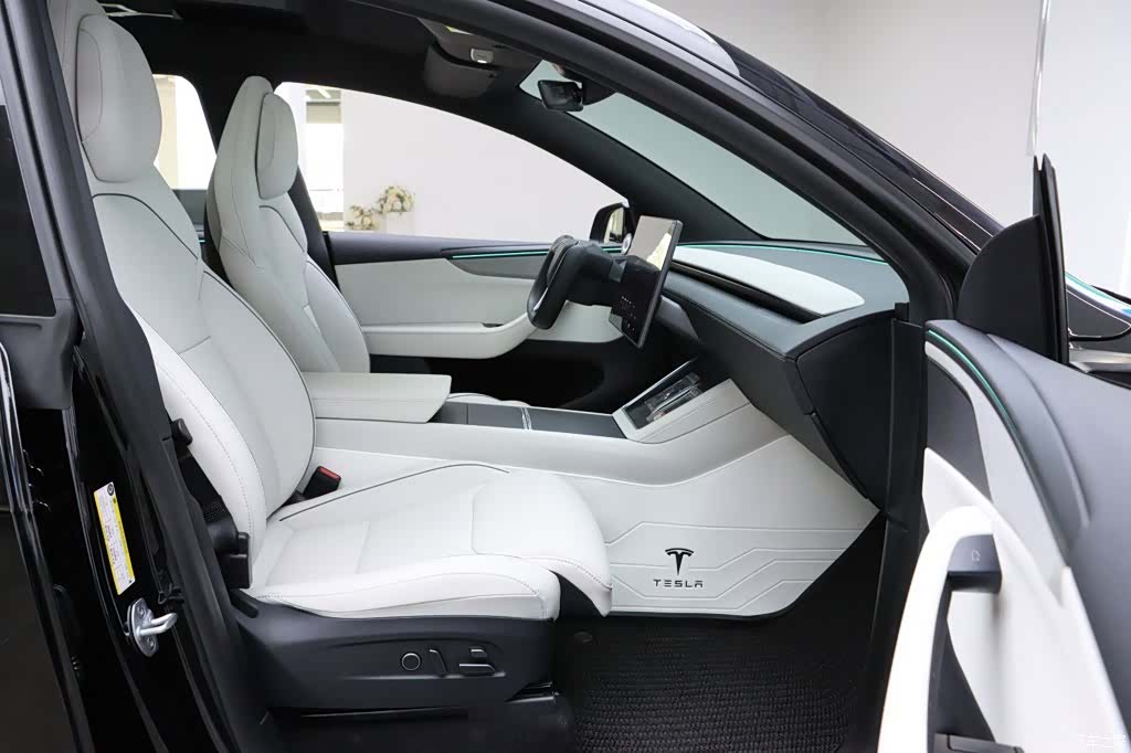 Tesla Model Y, 2026 16