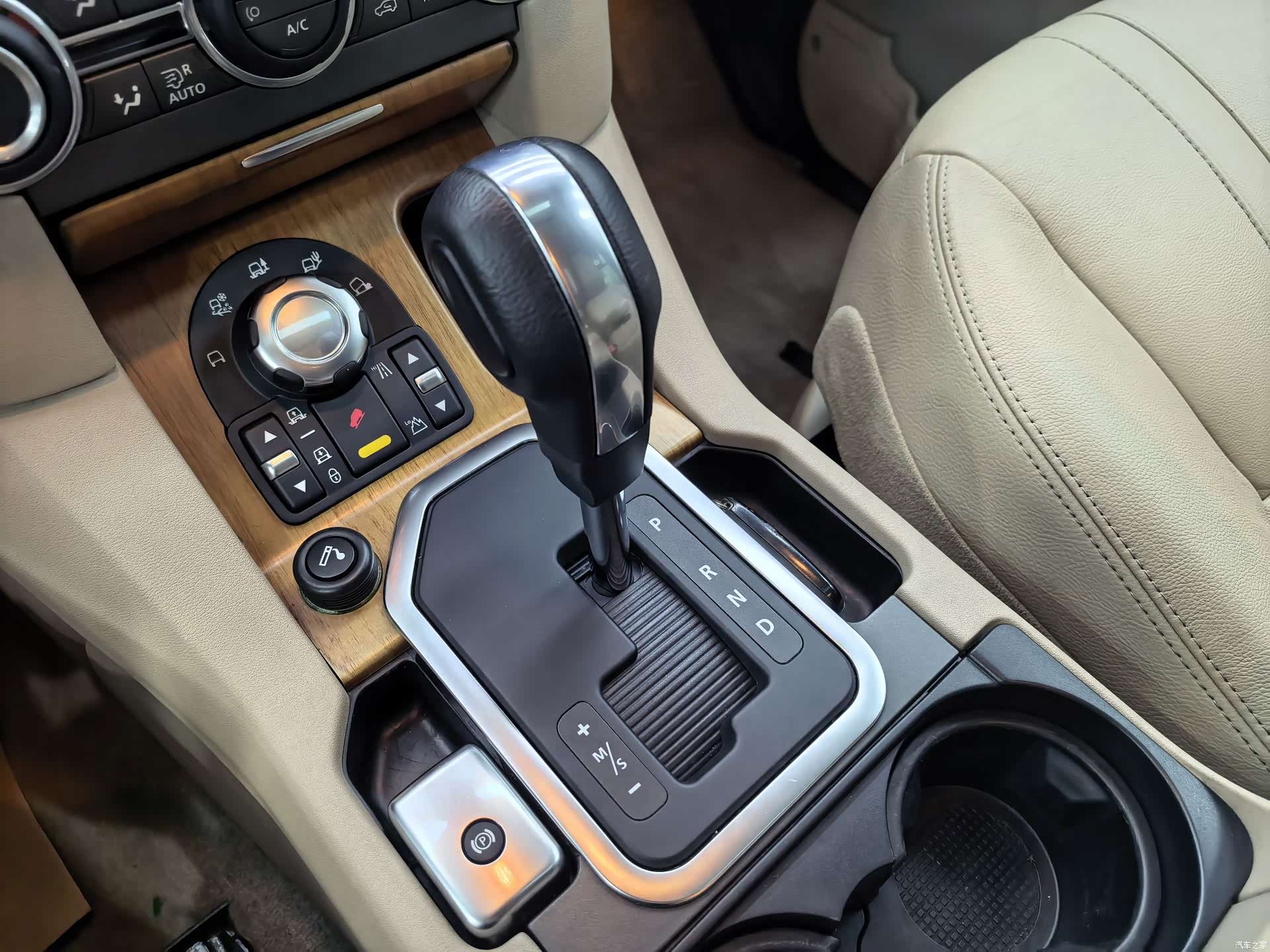 Land Rover Discovery, 2012 16